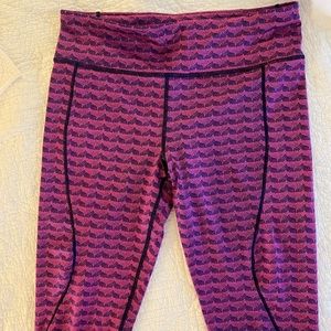 Like new vineyard vines workout capris